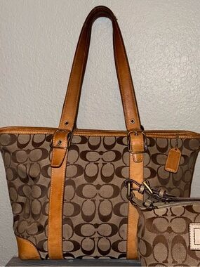 Read🛑 Coach Brown Signature Canvas Tote with Tan Leather Straps